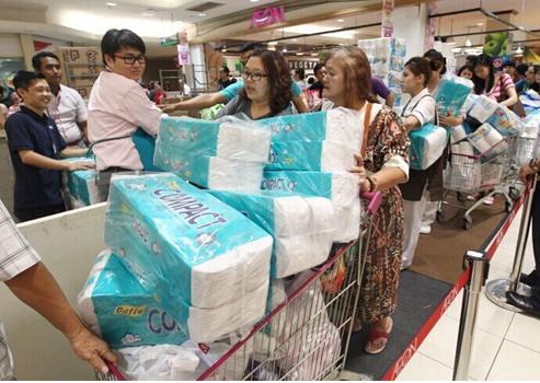 馬來西亞衛生紙暢銷 民眾為避消費稅搶購日用品